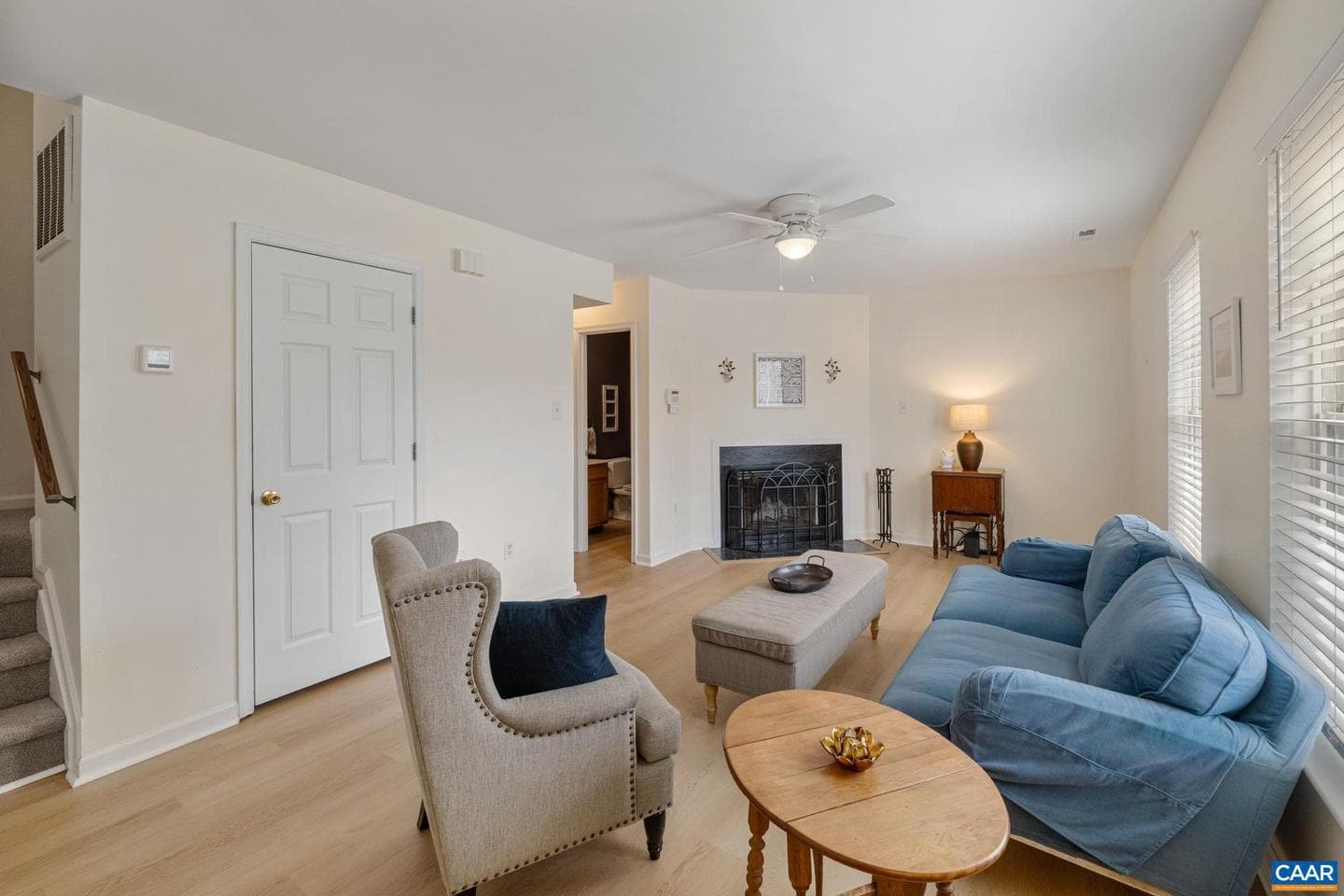 972 Towne Ln photo 5