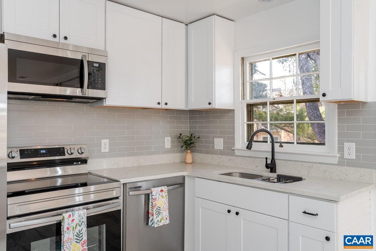 1408 N Coalter St photo 7