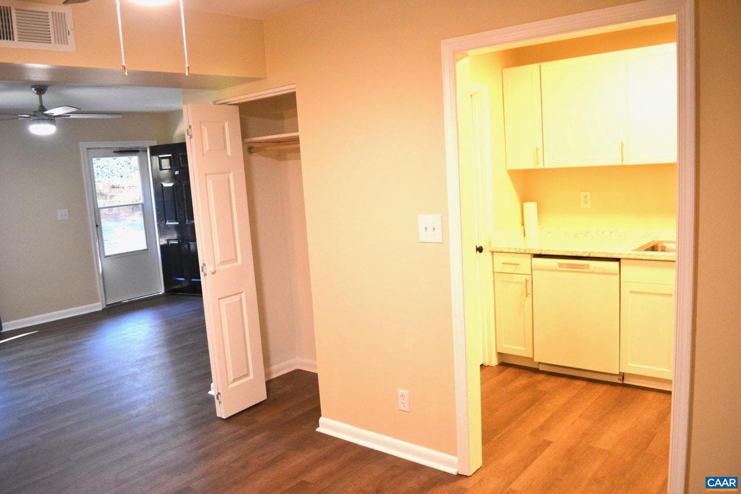 2517 Hydraulic Rd # 66 photo 8