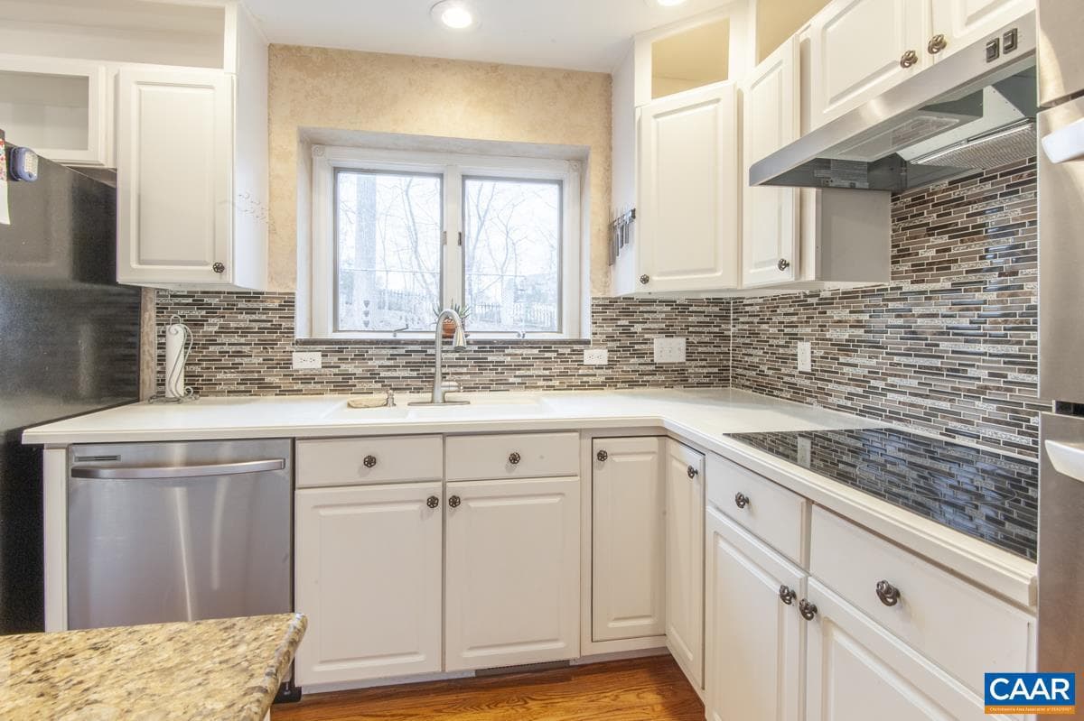 3595 Montgomery Ln photo 12
