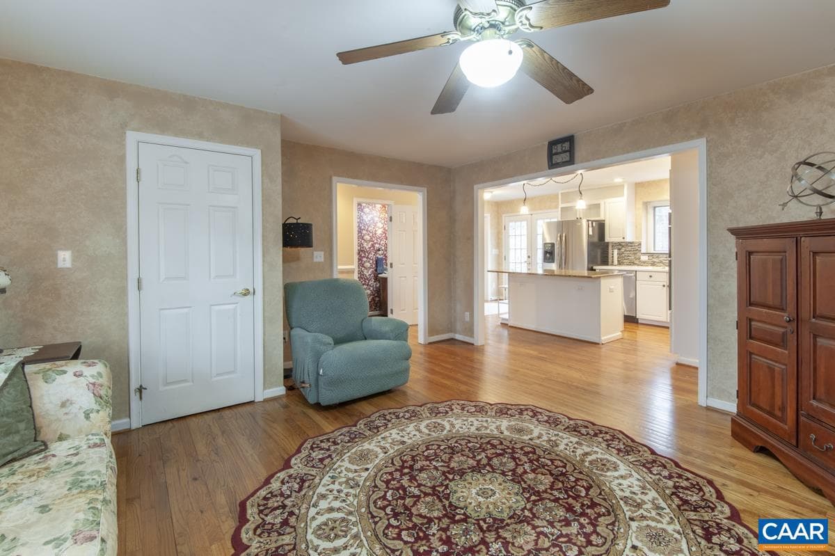 3595 Montgomery Ln photo 17