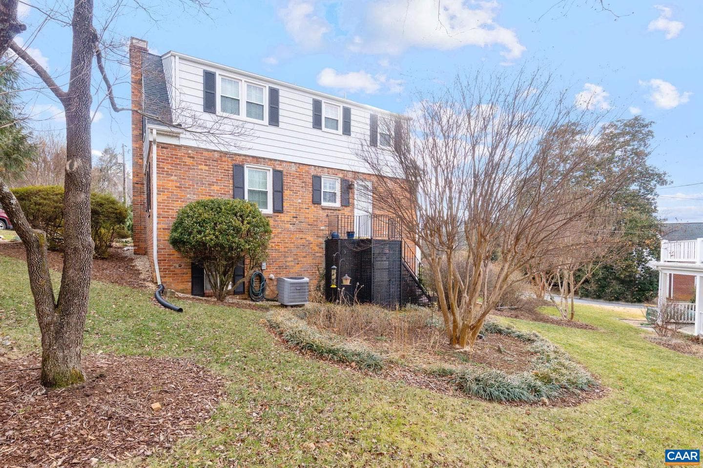 221 Lee Ave photo 24