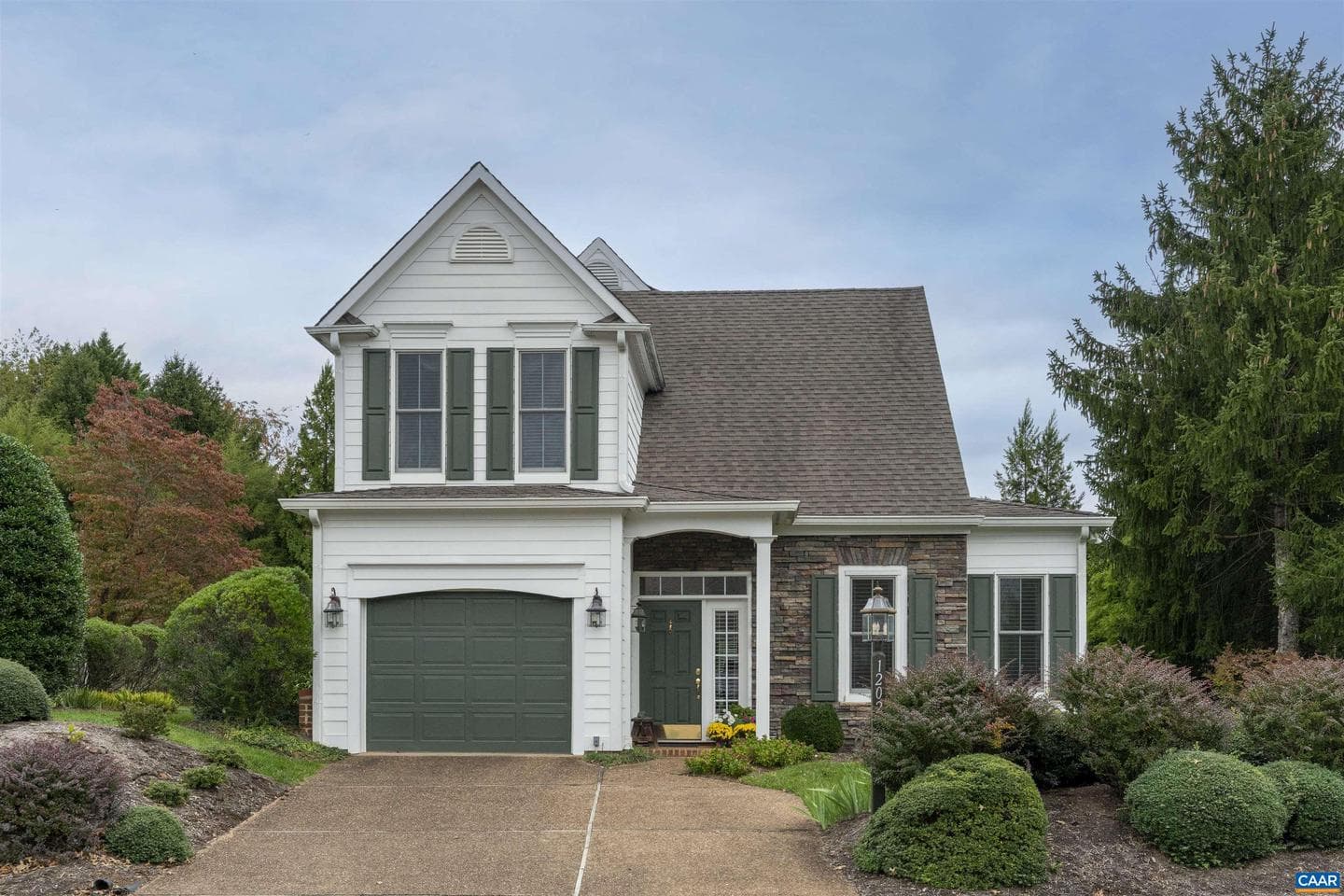 1202 Stonegate Way photo 3