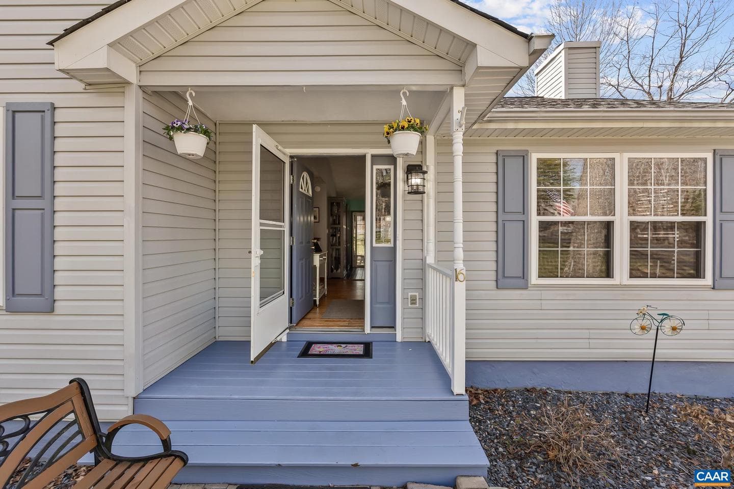 16 Chickasaw Pl