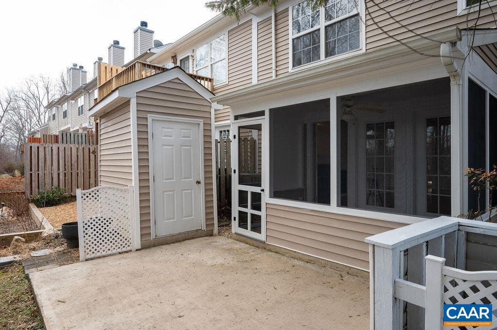 1411 Glenside Green photo 17