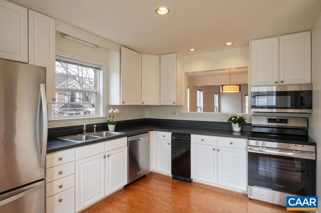 1411 Glenside Green photo 6