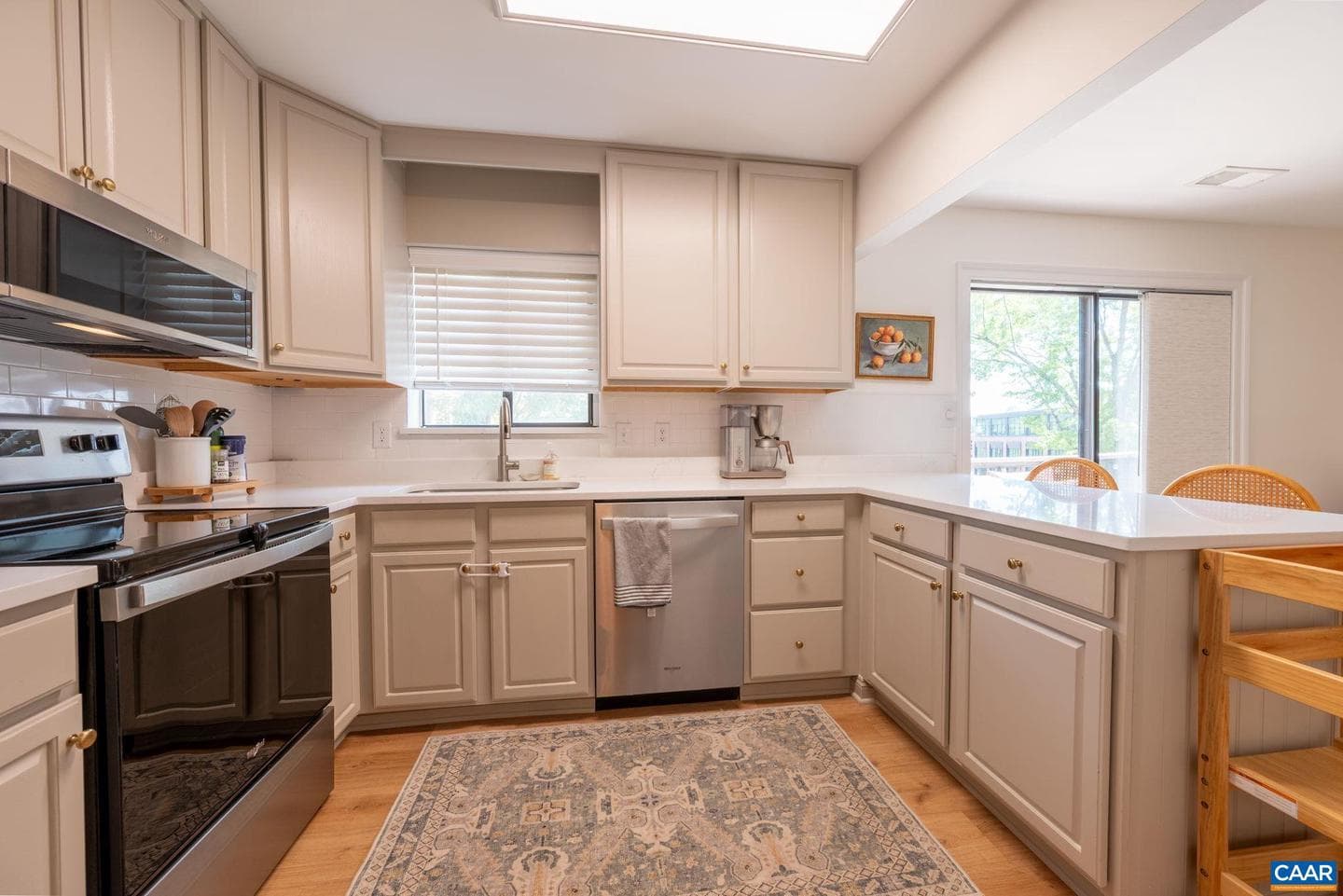 320 Harvest Dr photo 10