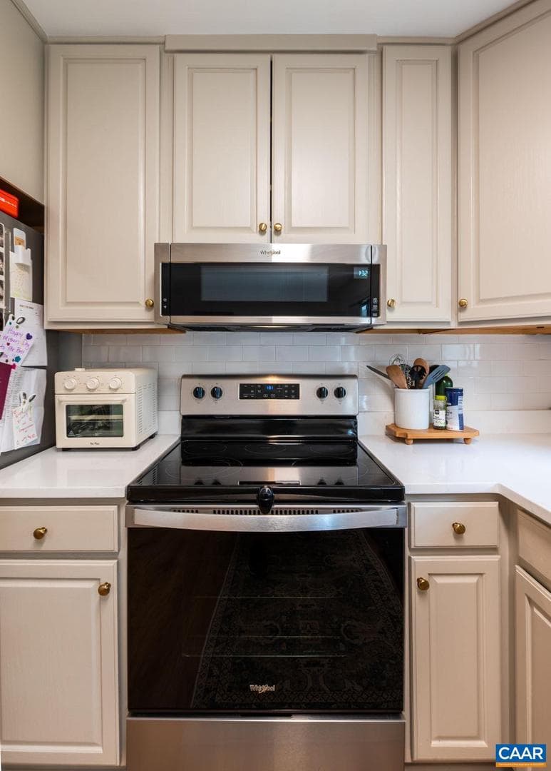 320 Harvest Dr photo 12