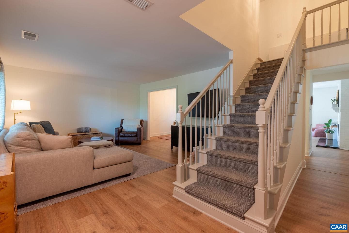 320 Harvest Dr photo 2