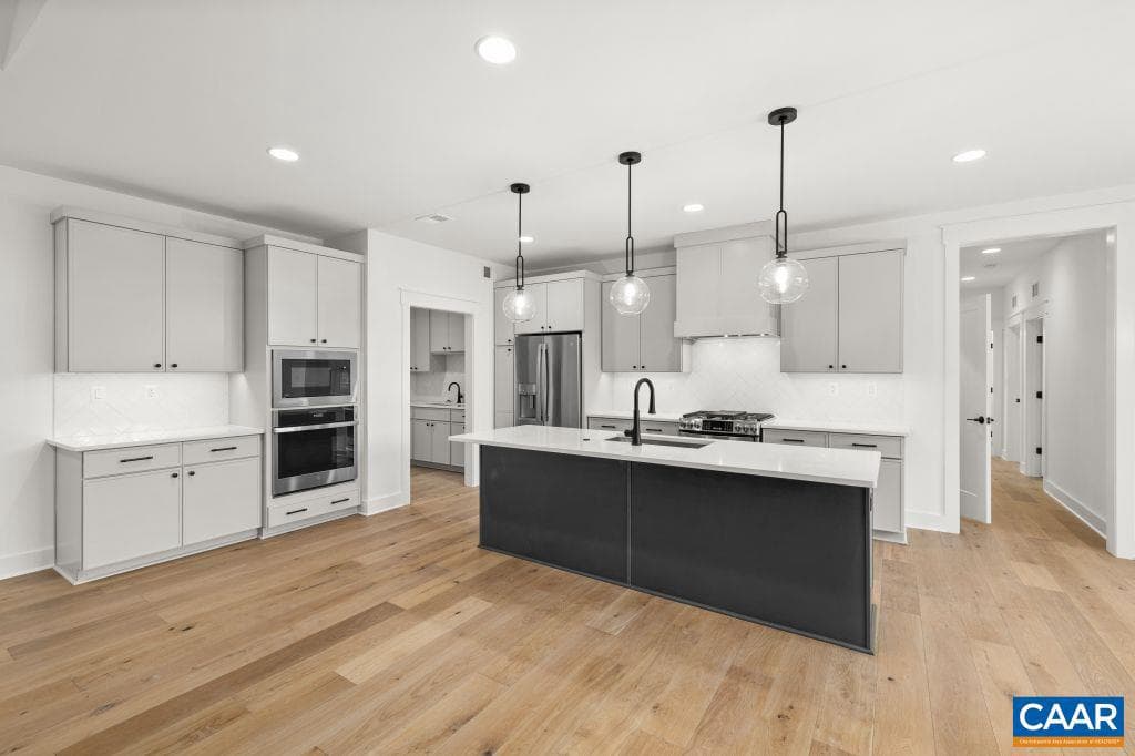 3769 Stony Point Rd photo 10