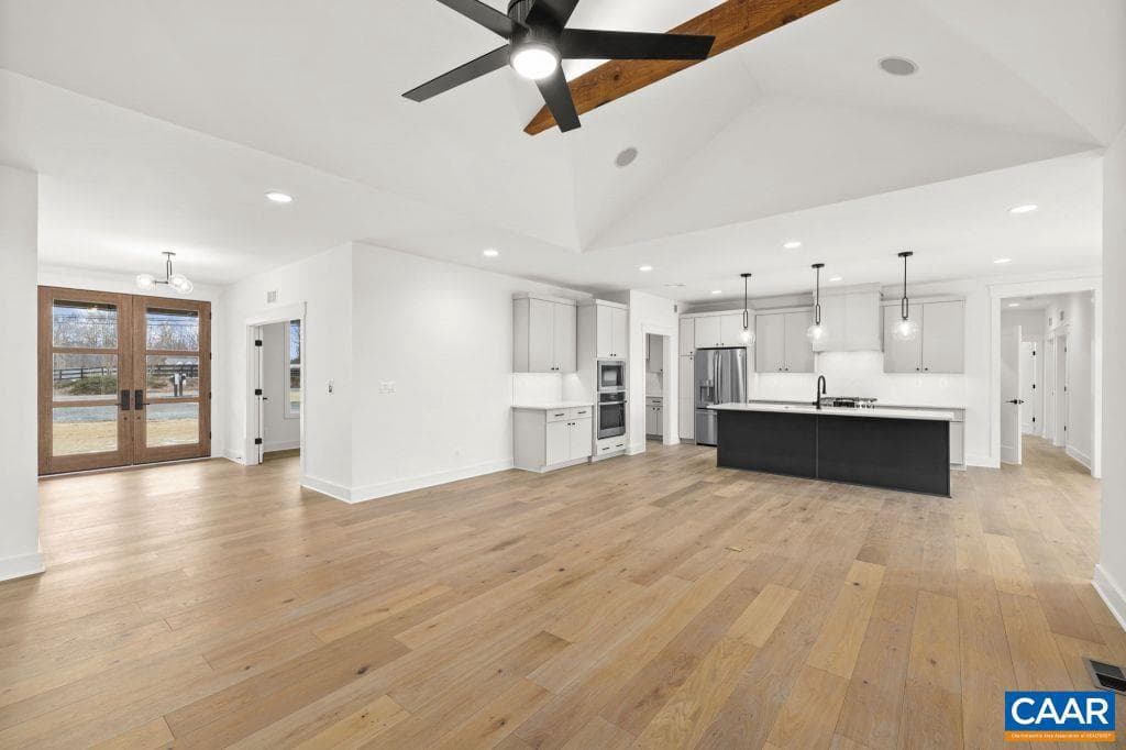 3769 Stony Point Rd photo 9
