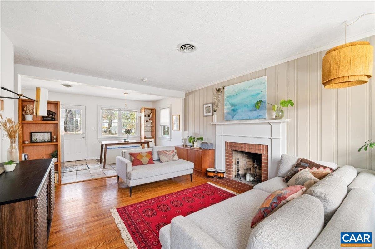 119 Stribling Ave photo 2