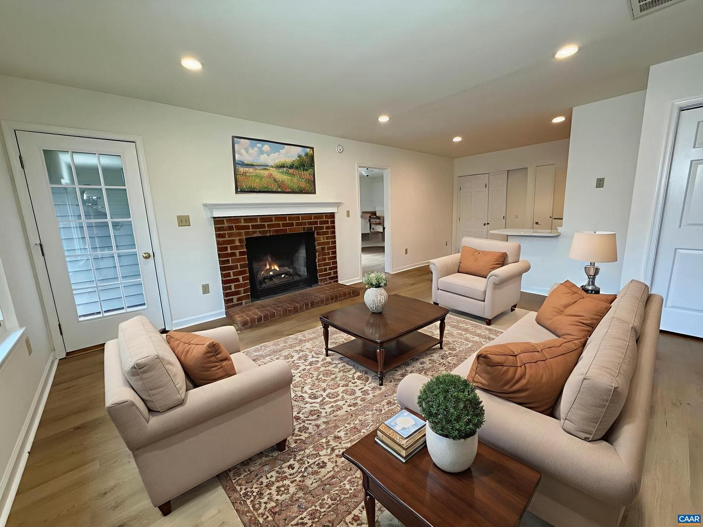 1026 Highlands Dr photo 2