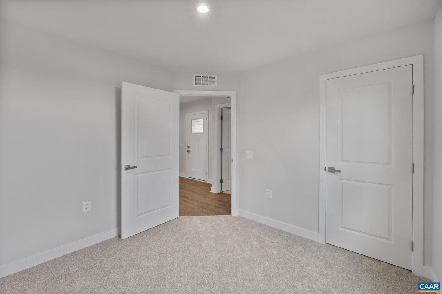140 Gunnison Dr photo 28
