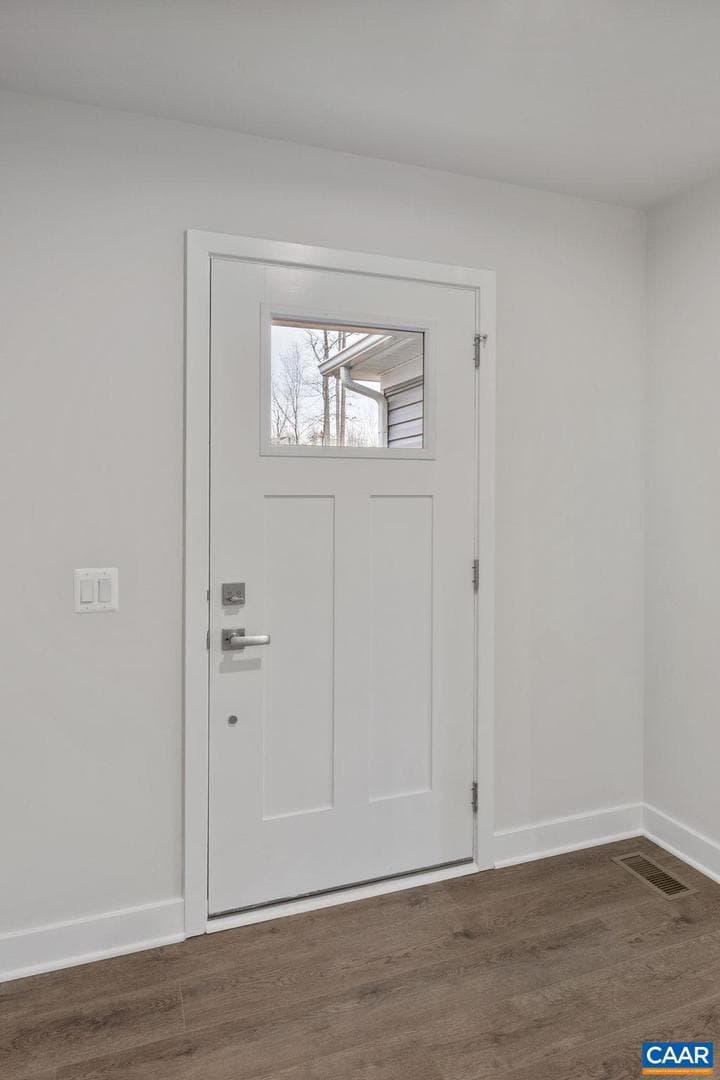 140 Gunnison Dr photo 4