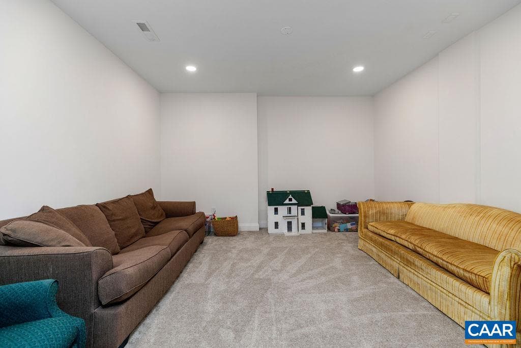 61 Hillside Ln photo 57