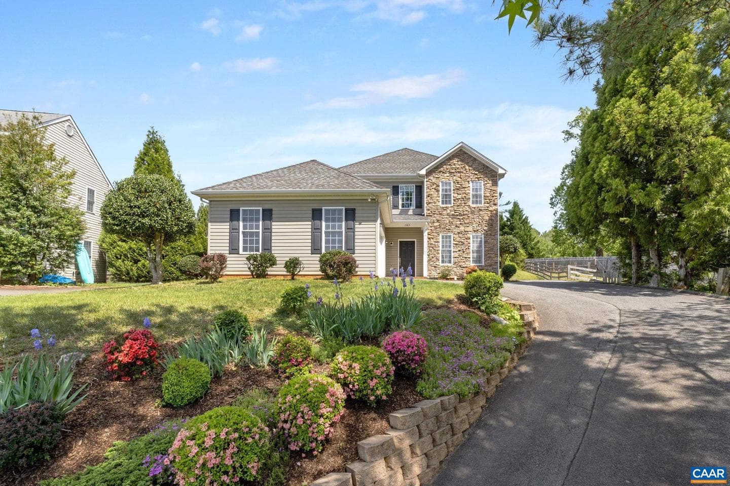 1365 Amber Ridge Rd photo 2