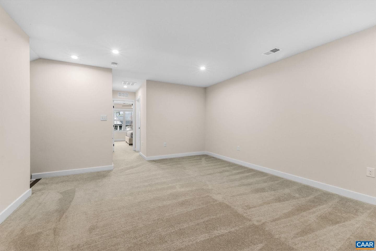 360 Winding Rd photo 36