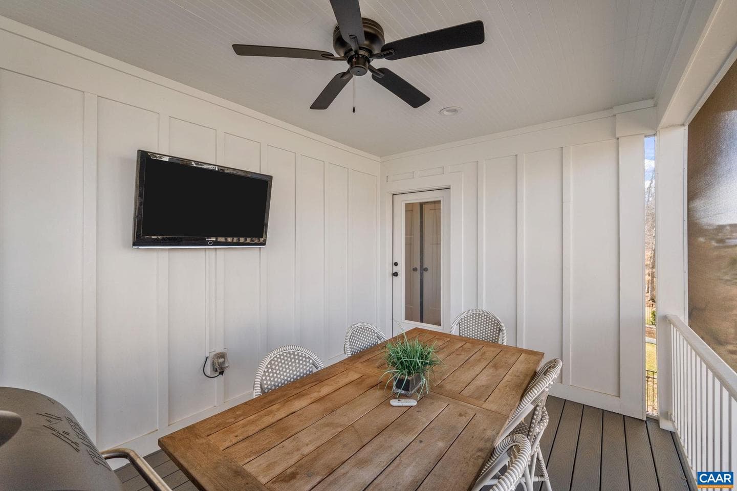 2206 Fowler Cir photo 24