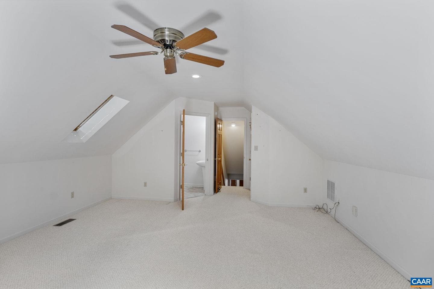 24 Fleetwood Dr photo 33