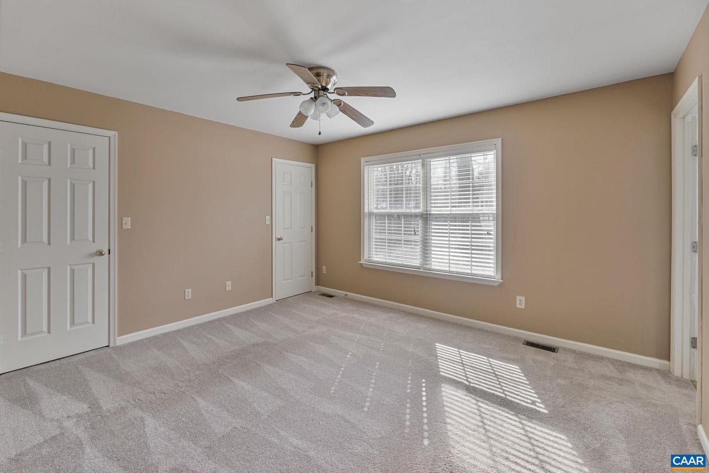 7 Riverside Dr photo 15