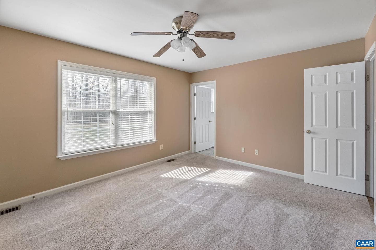 7 Riverside Dr photo 16