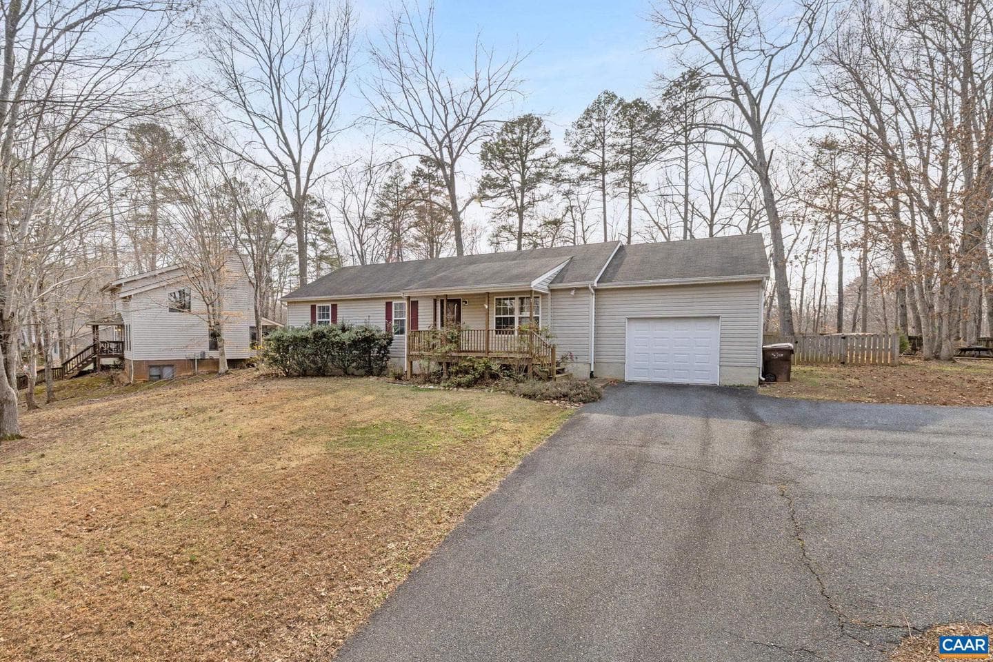 7 Riverside Dr photo 2