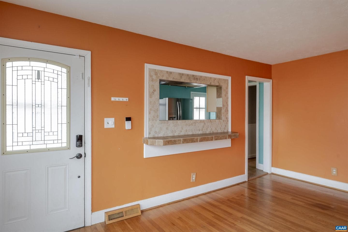 424 Oak Ave photo 2