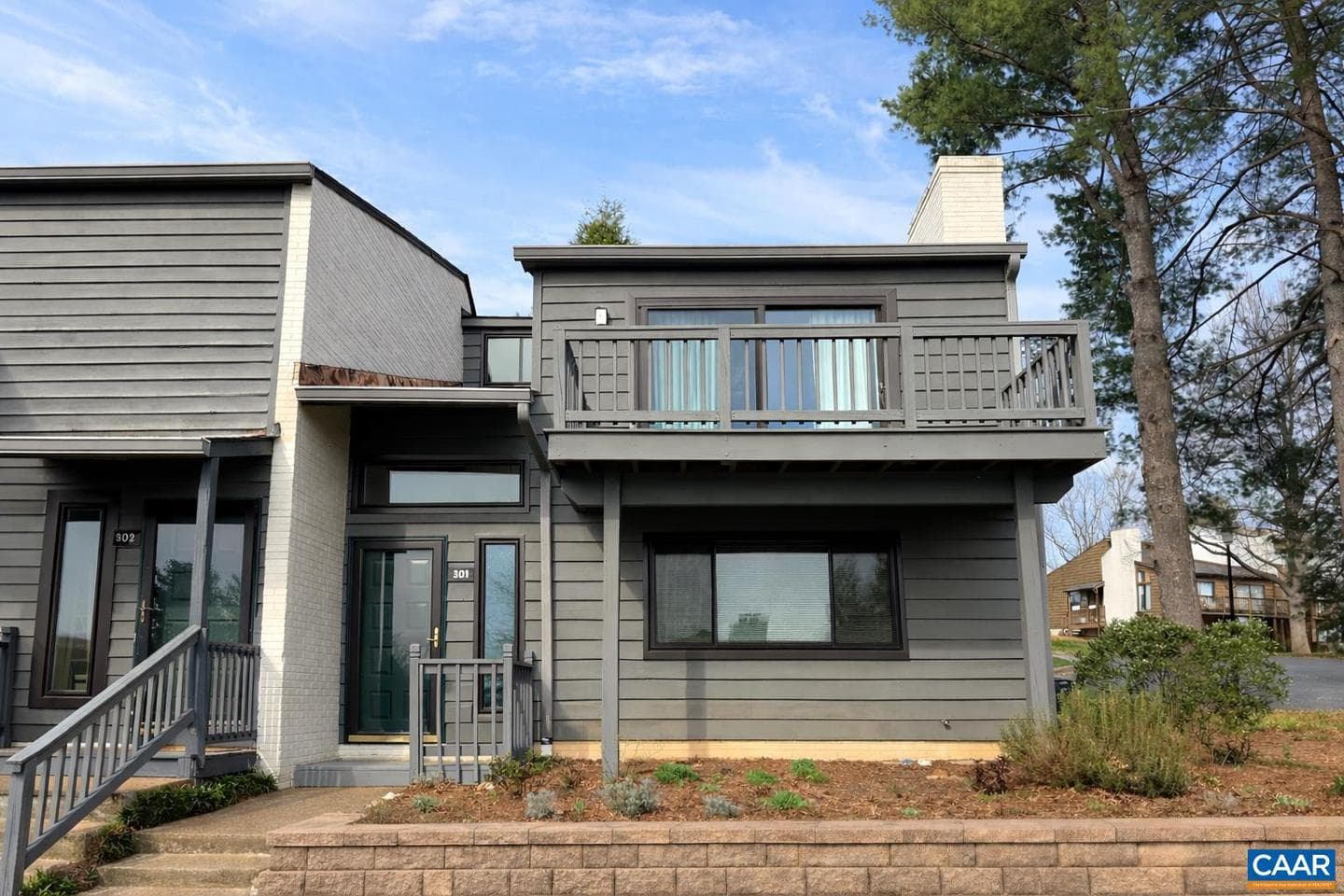 301 Harvest Dr photo 4