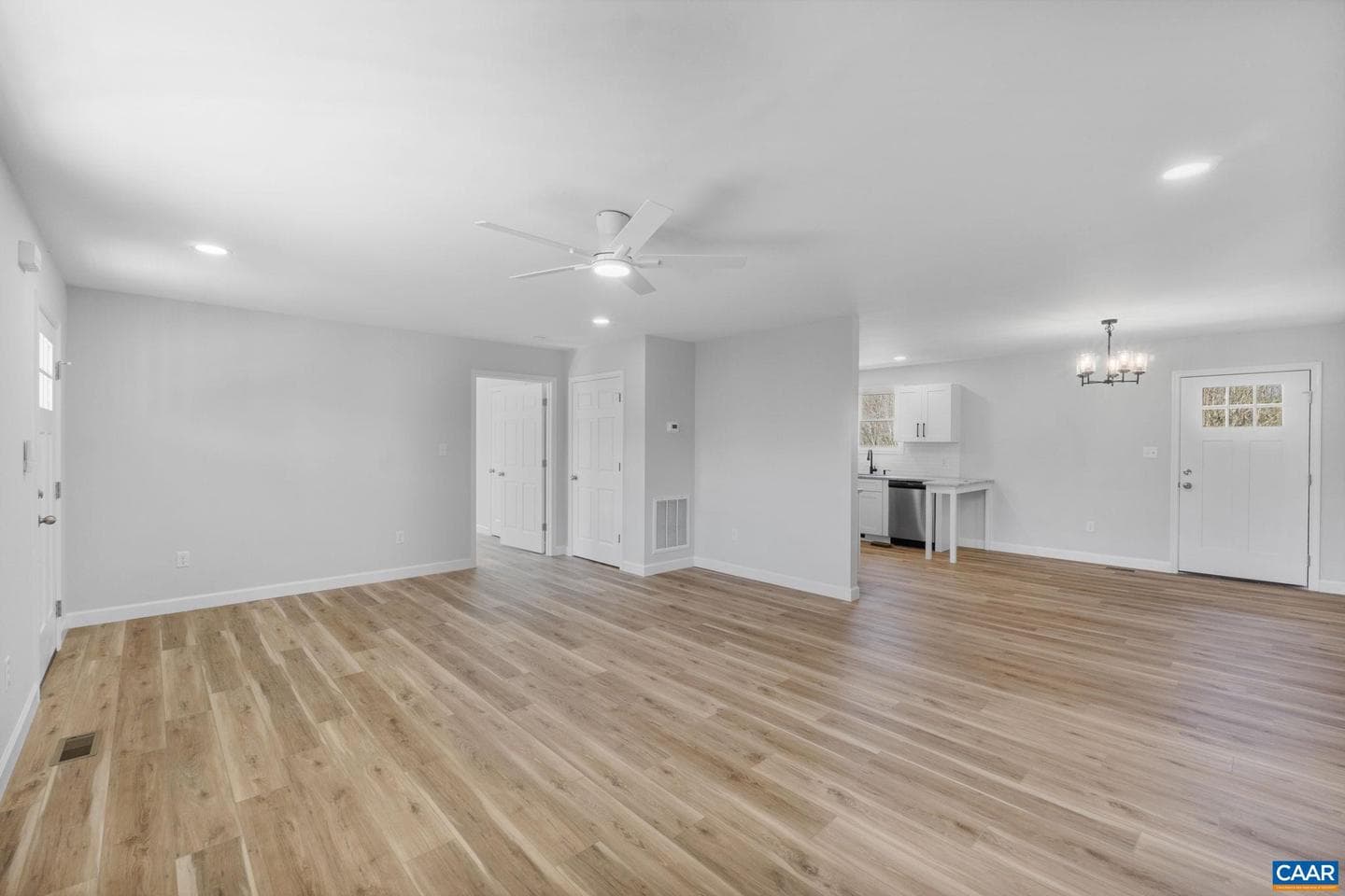 140 Dogwood Hts photo 10