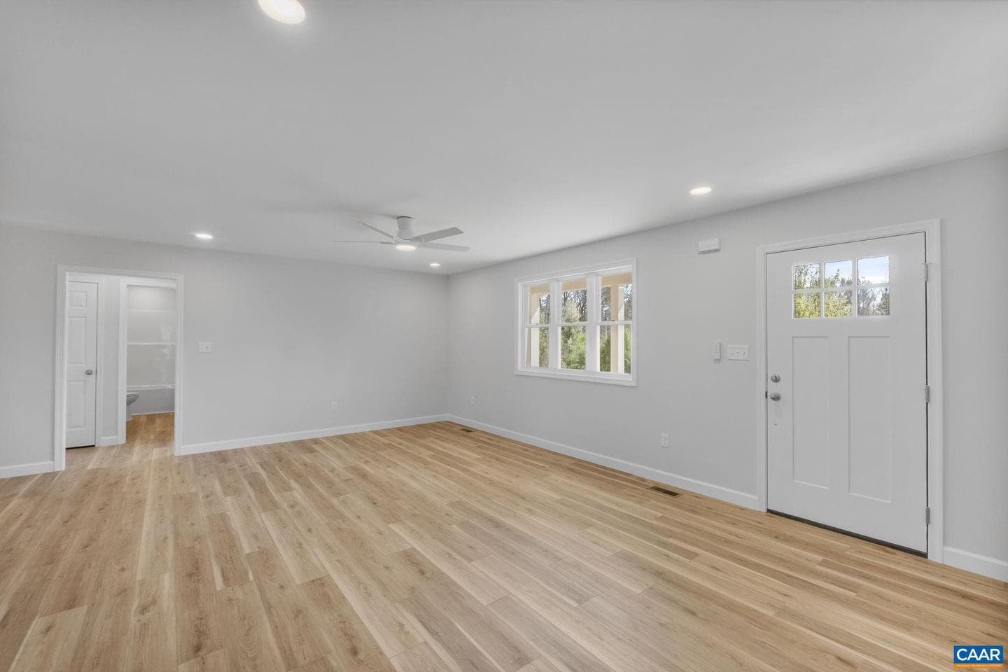 140 Dogwood Hts photo 23