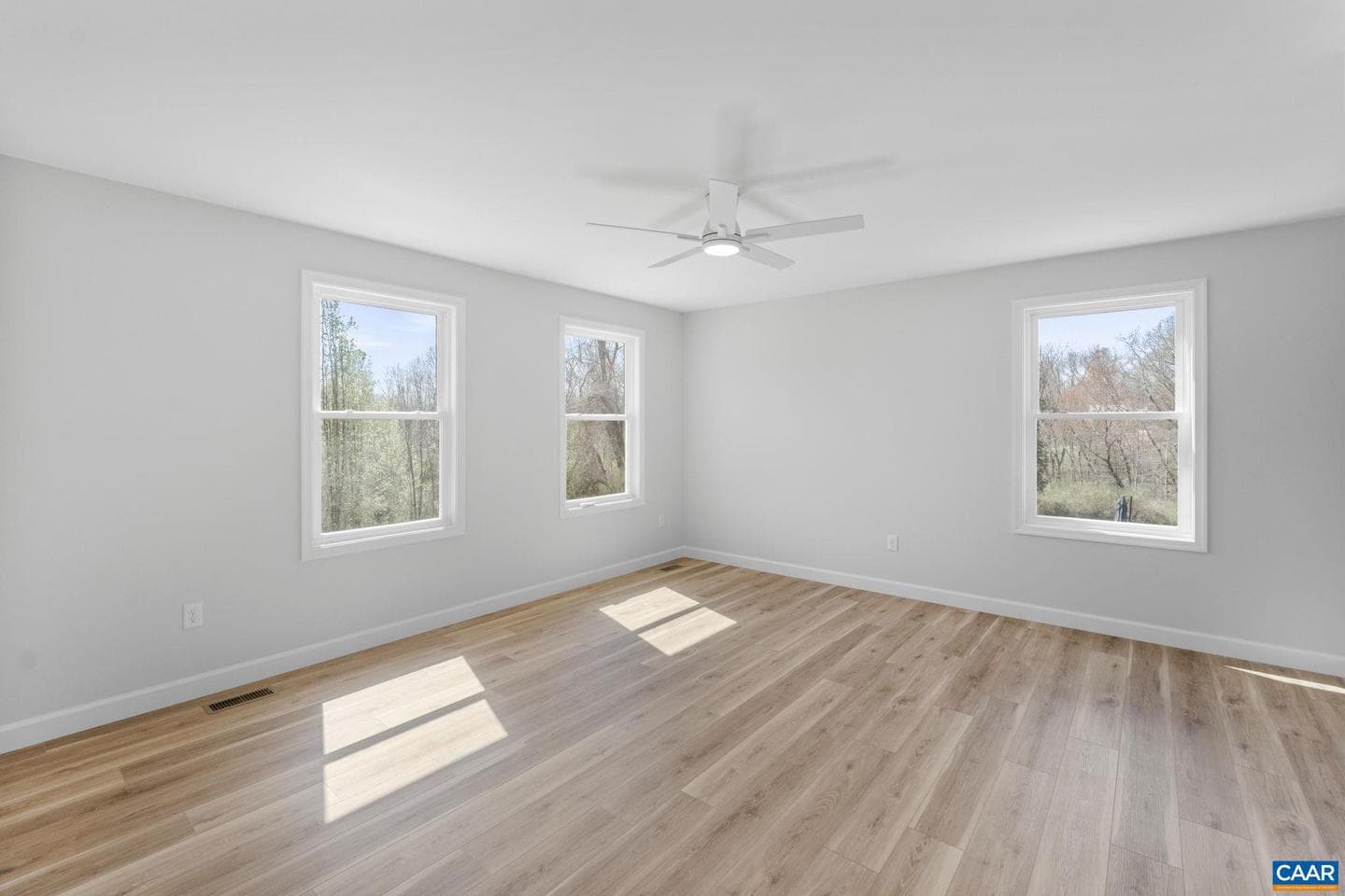 140 Dogwood Hts photo 25
