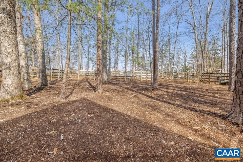 835 Jefferson Dr photo 32