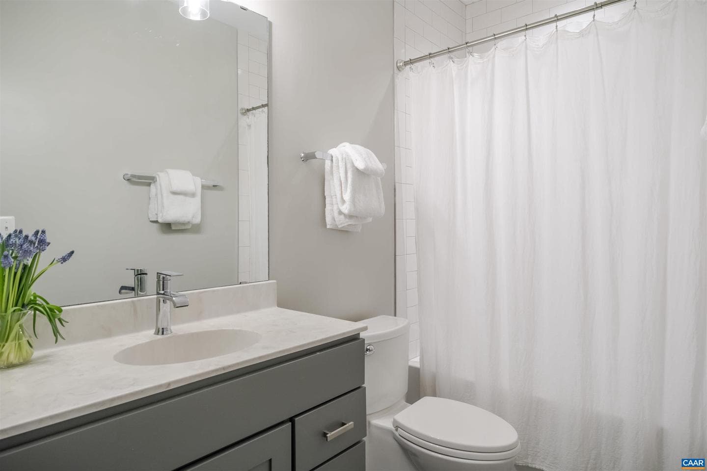 575 Lochlyn Hill Dr photo 32