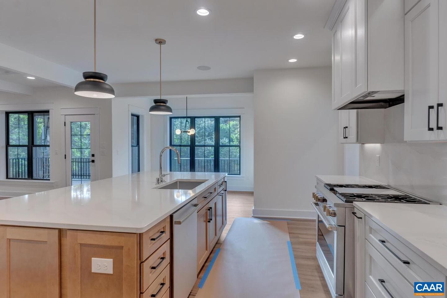 42 Borthwick St photo 8
