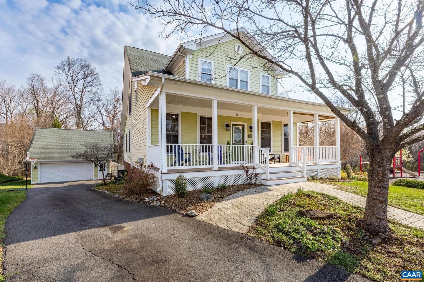1862 Clay Dr photo 2