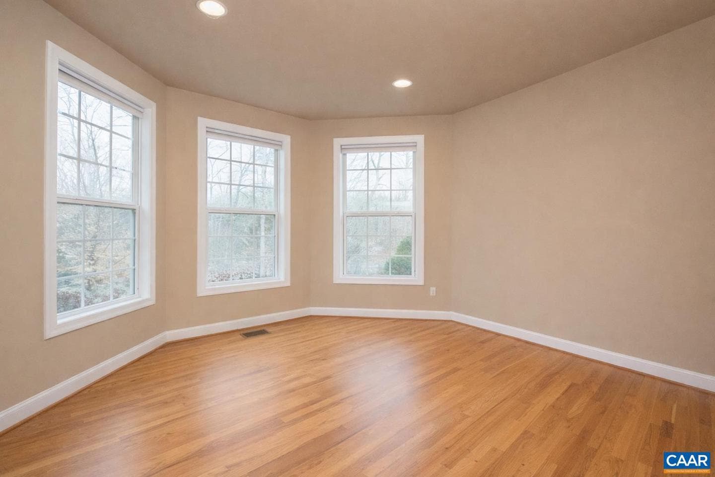 612 London Ct photo 30