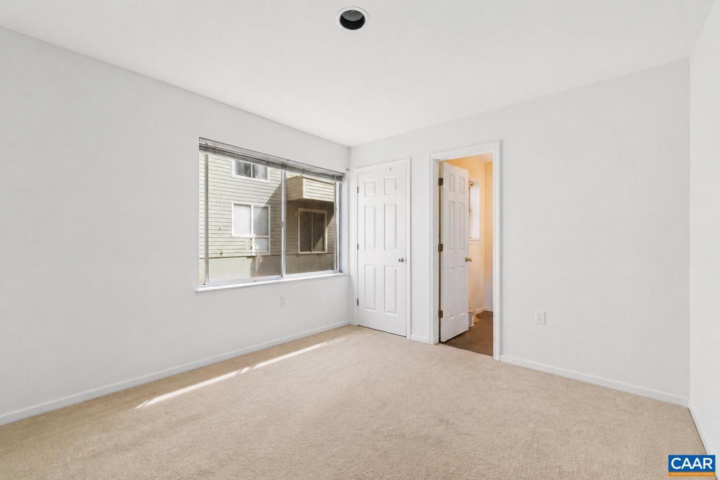 1250 Clifden Grn photo 4