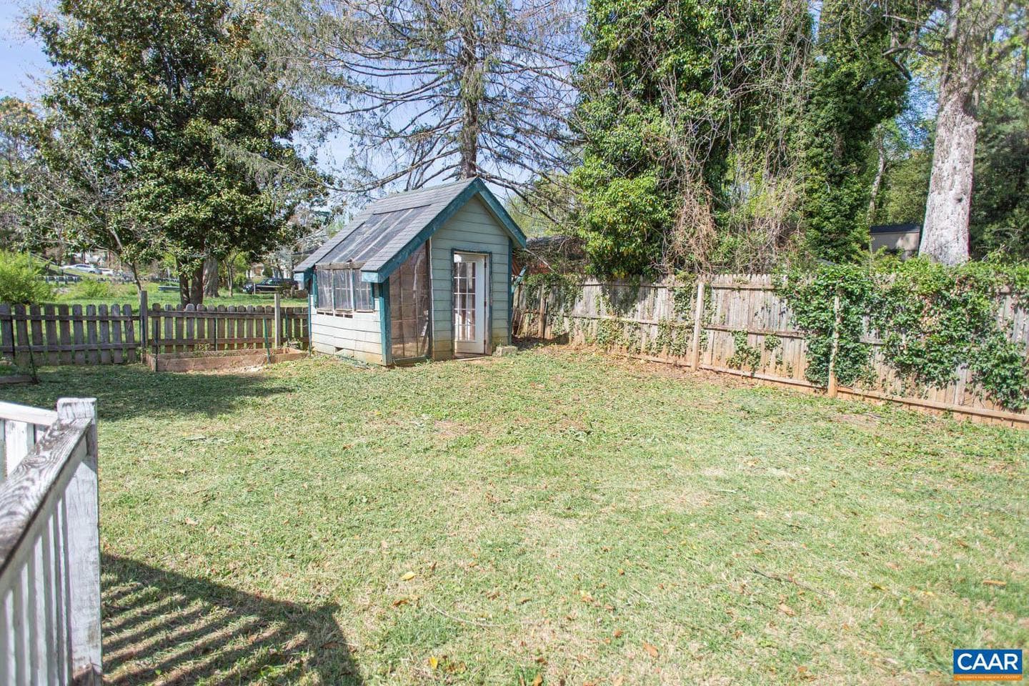 1421 Cherry Ave photo 21