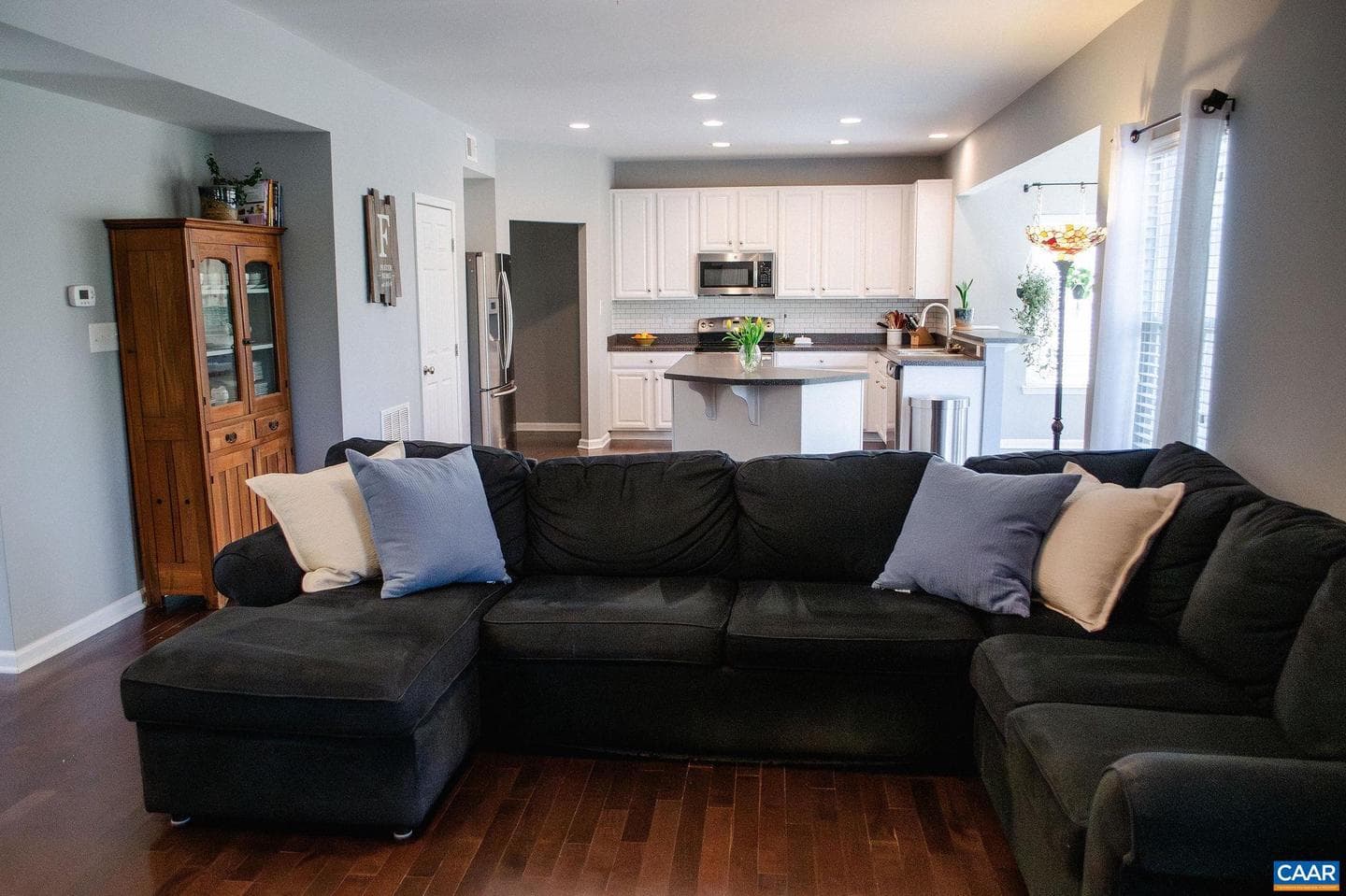 566 Justin Dr photo 6