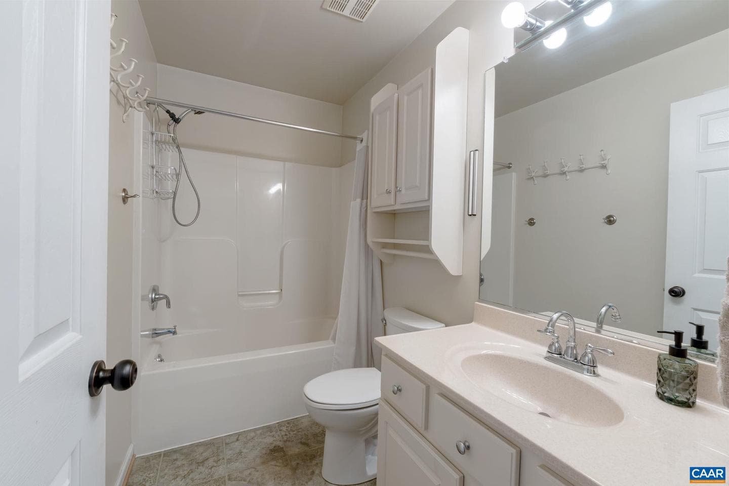 37 West Lake Forest Dr photo 19