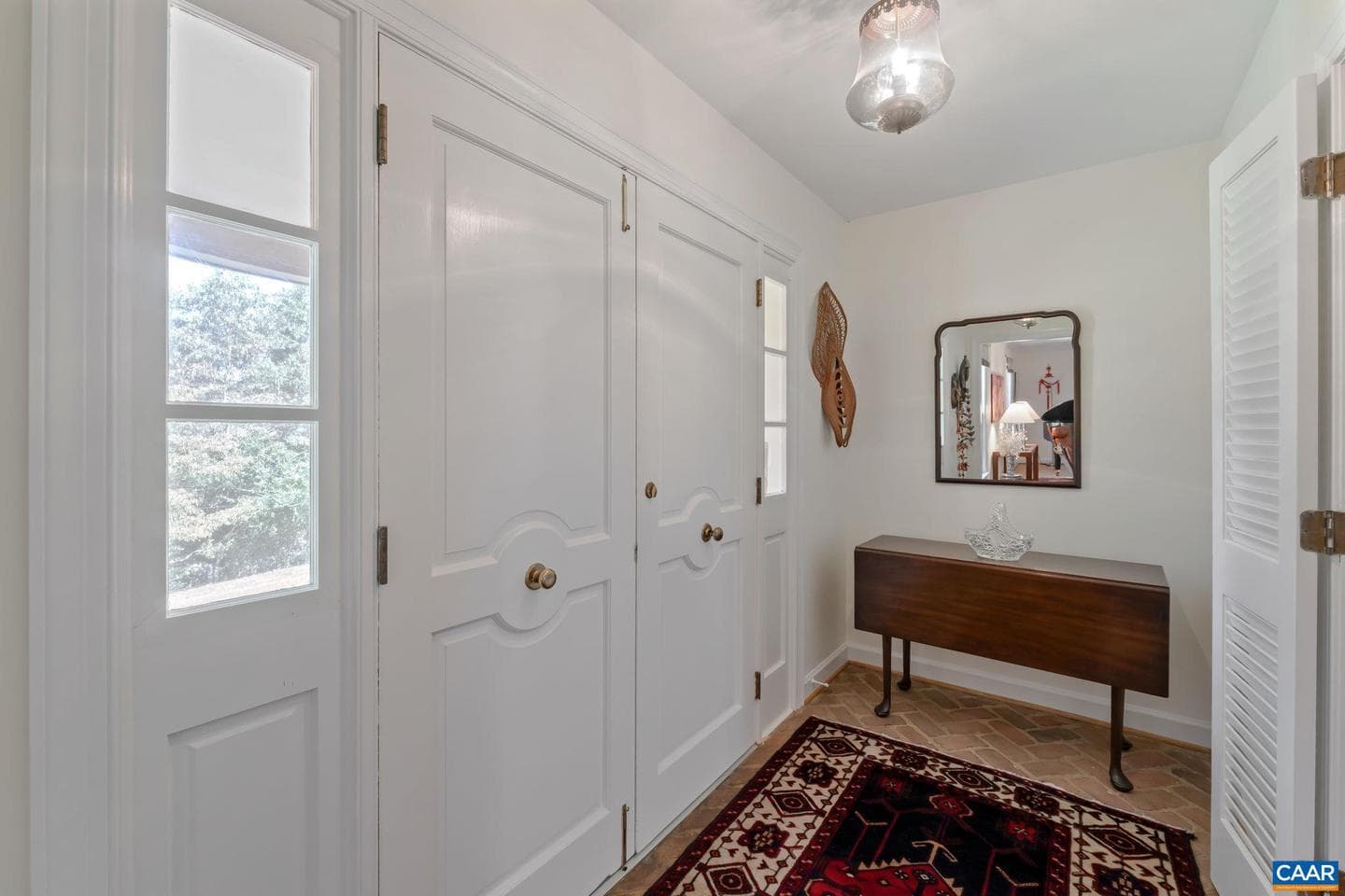 311 Gloucester Rd photo 7