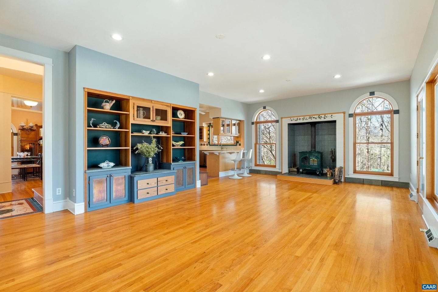 5864 Wyant Ln photo 9