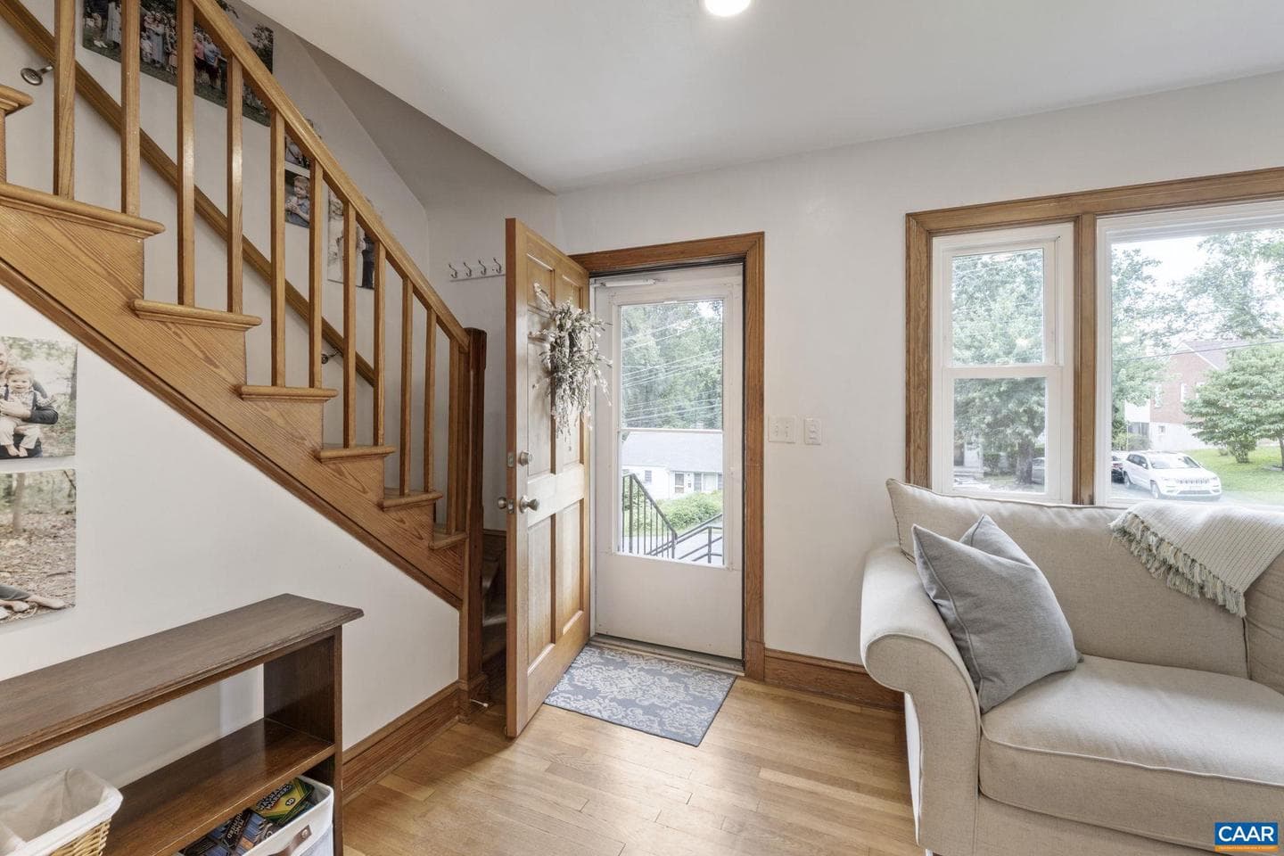 1104 Forest Hills Ave photo 4