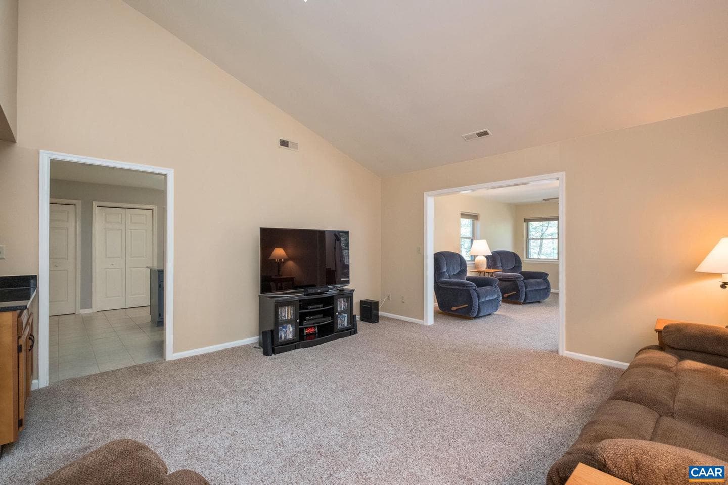 240 Homestead Ln photo 4