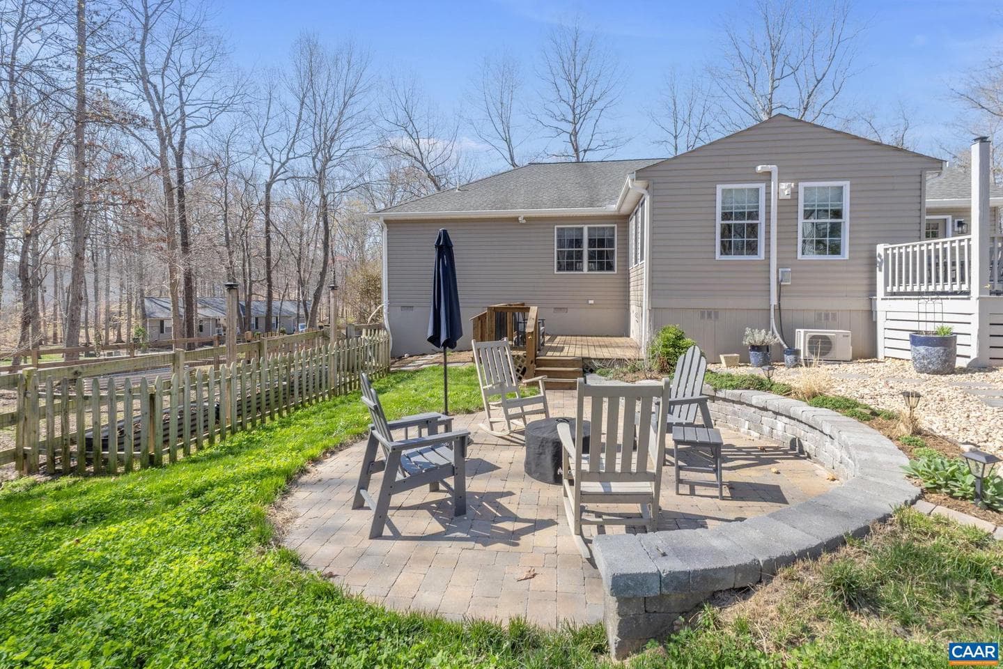 70 Riverside Dr photo 28