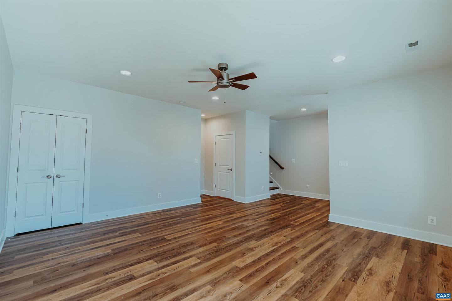 528 Trailside Dr photo 9
