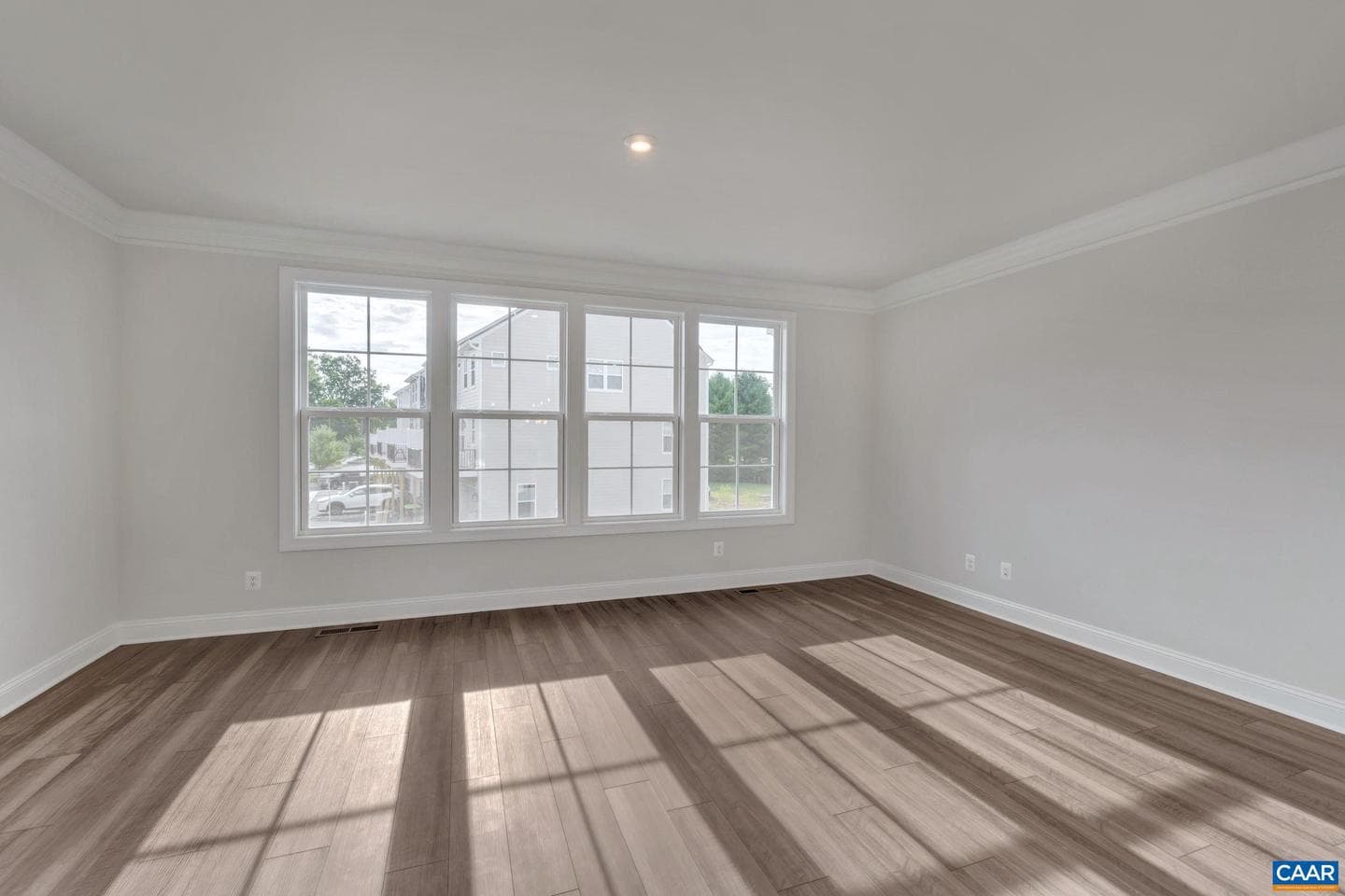 280 Gibraltar Dr photo 13