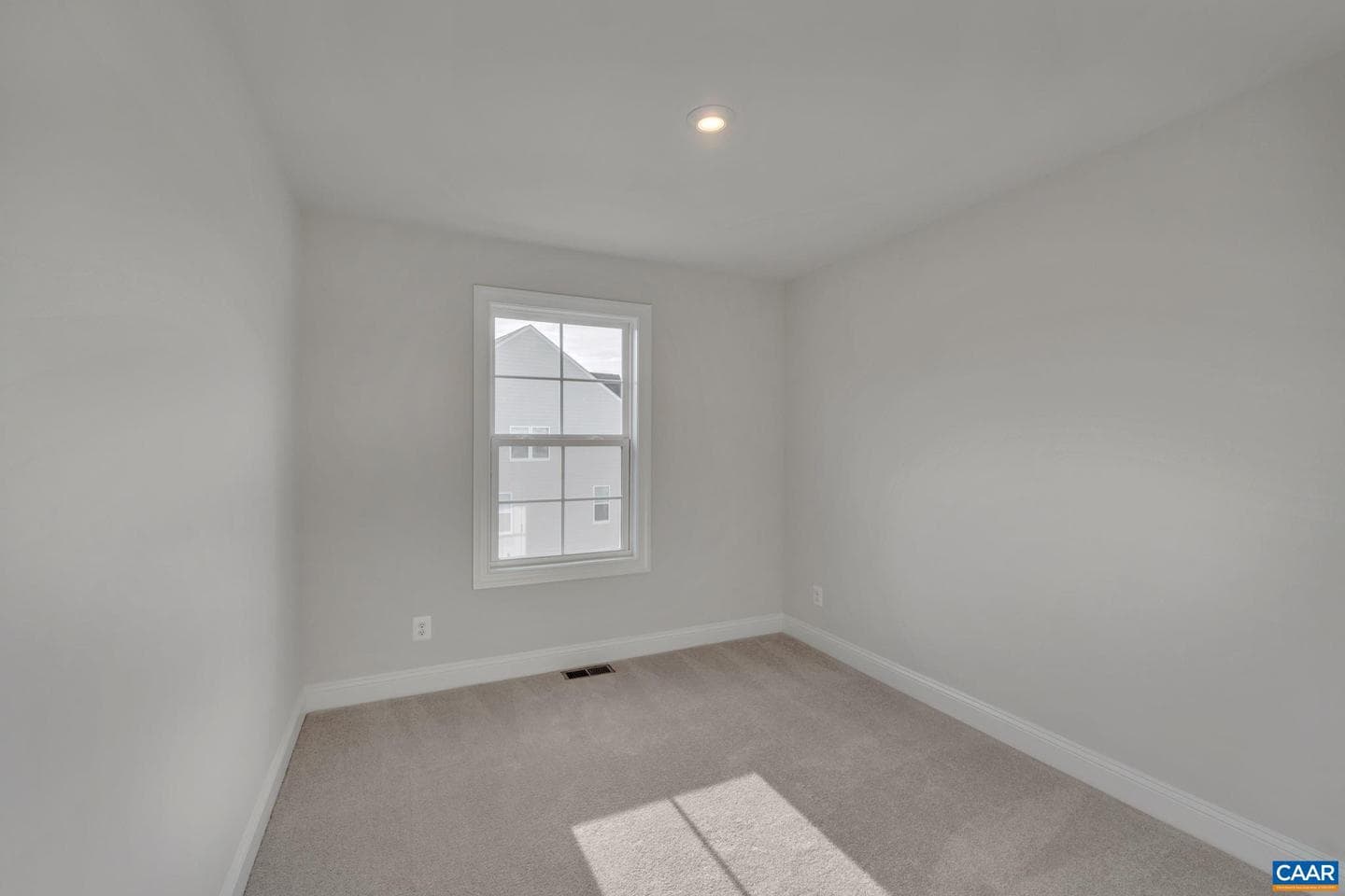 280 Gibraltar Dr photo 23