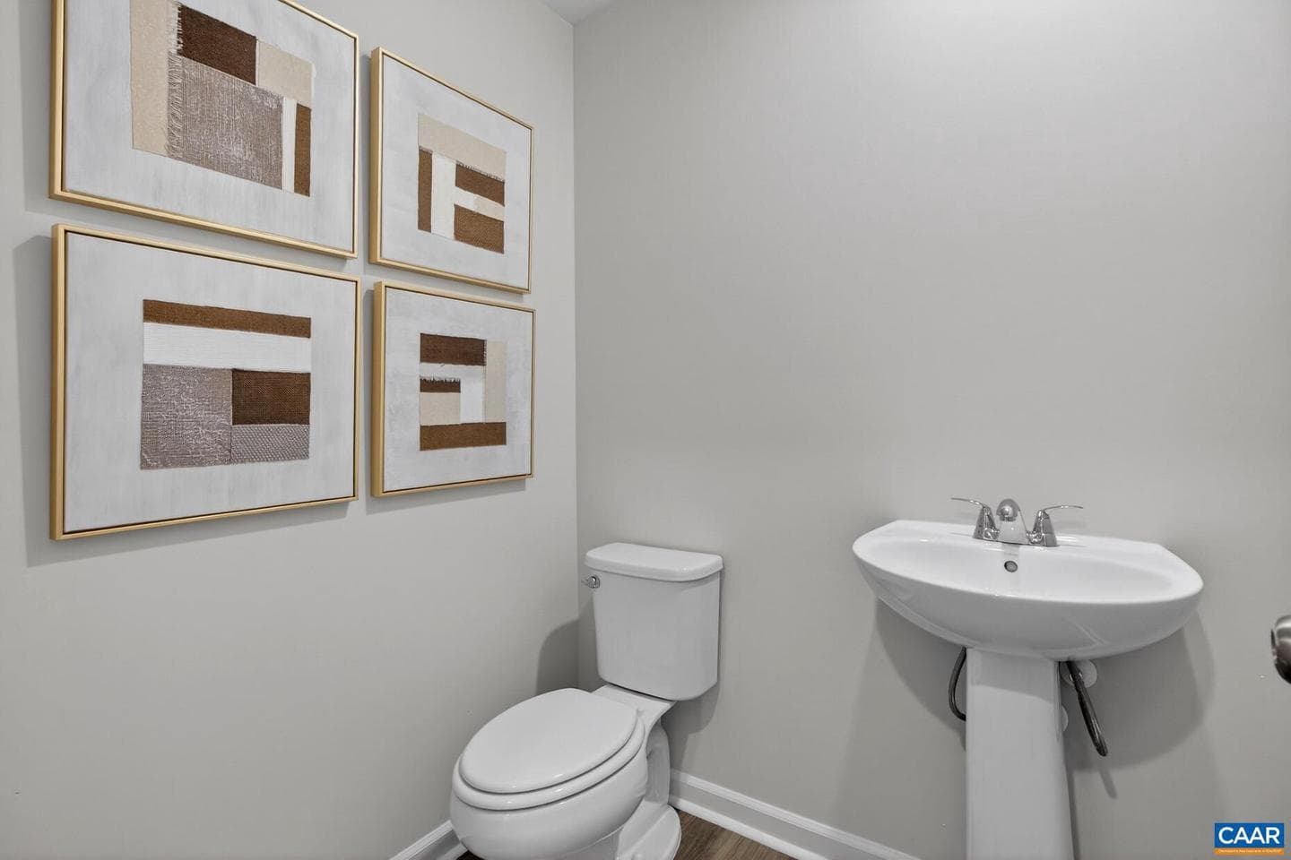24 Diana Ct photo 32